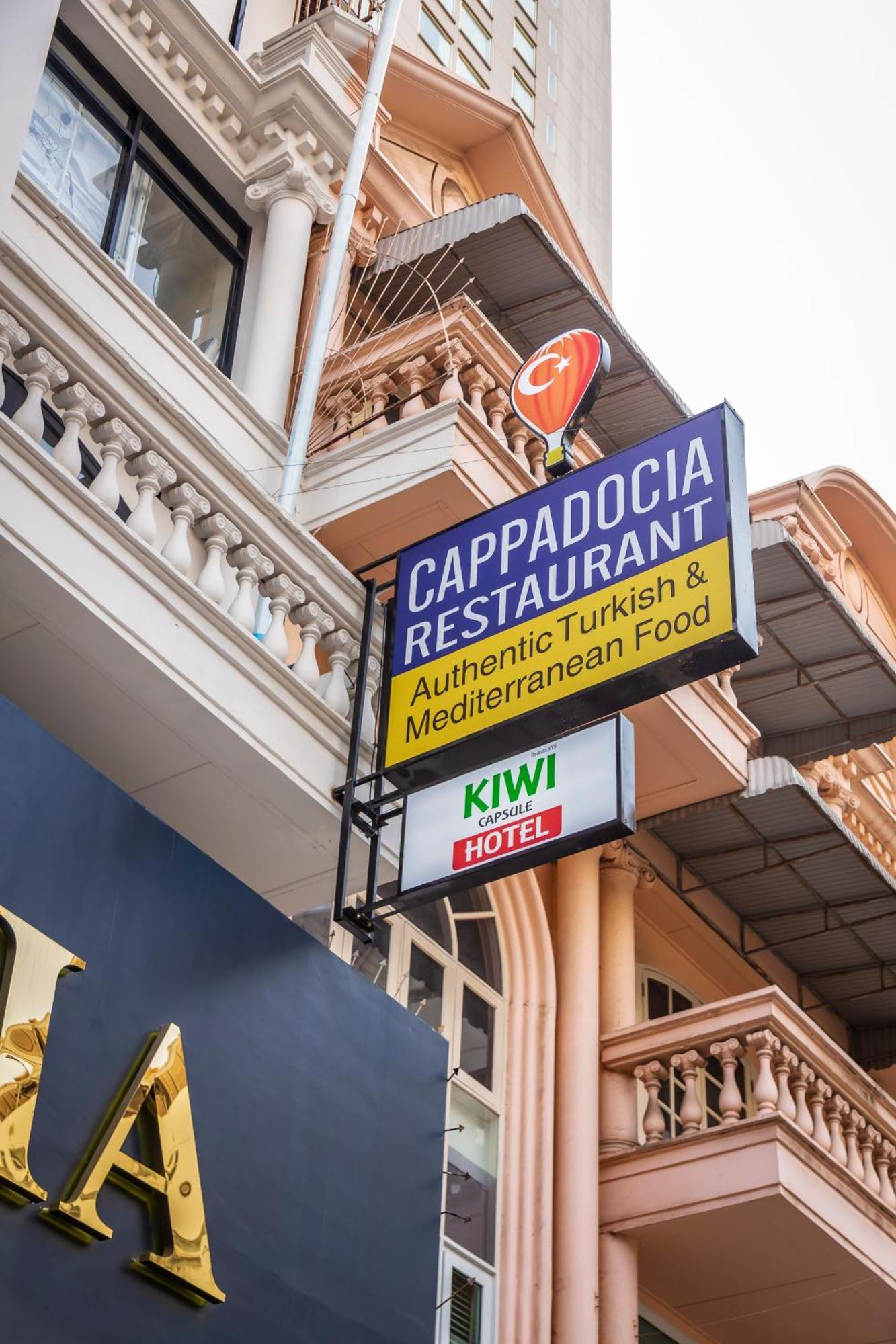 Kiwi Capsule Hotel Bangkok Eksteriør billede