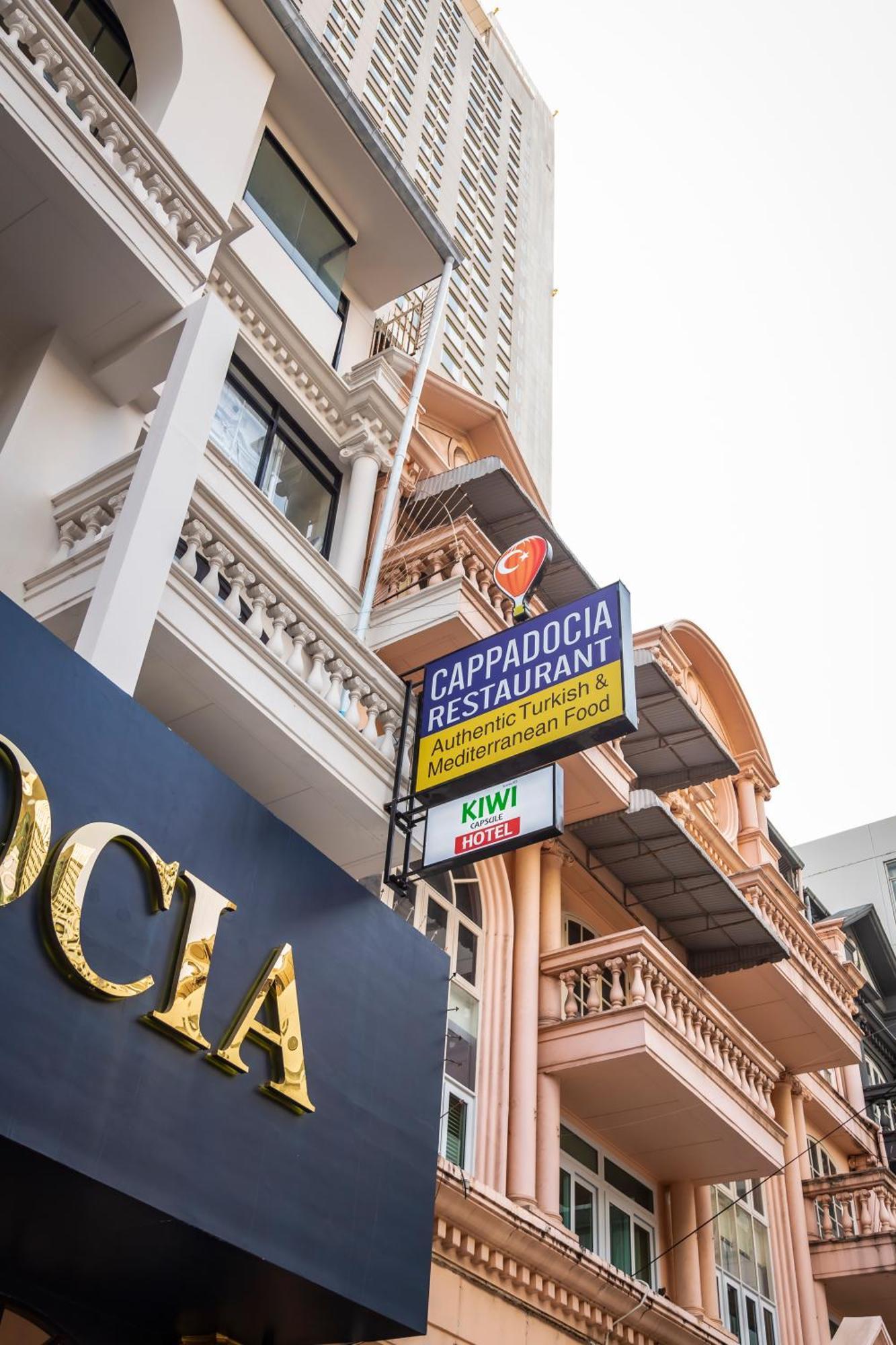 Kiwi Capsule Hotel Bangkok Eksteriør billede